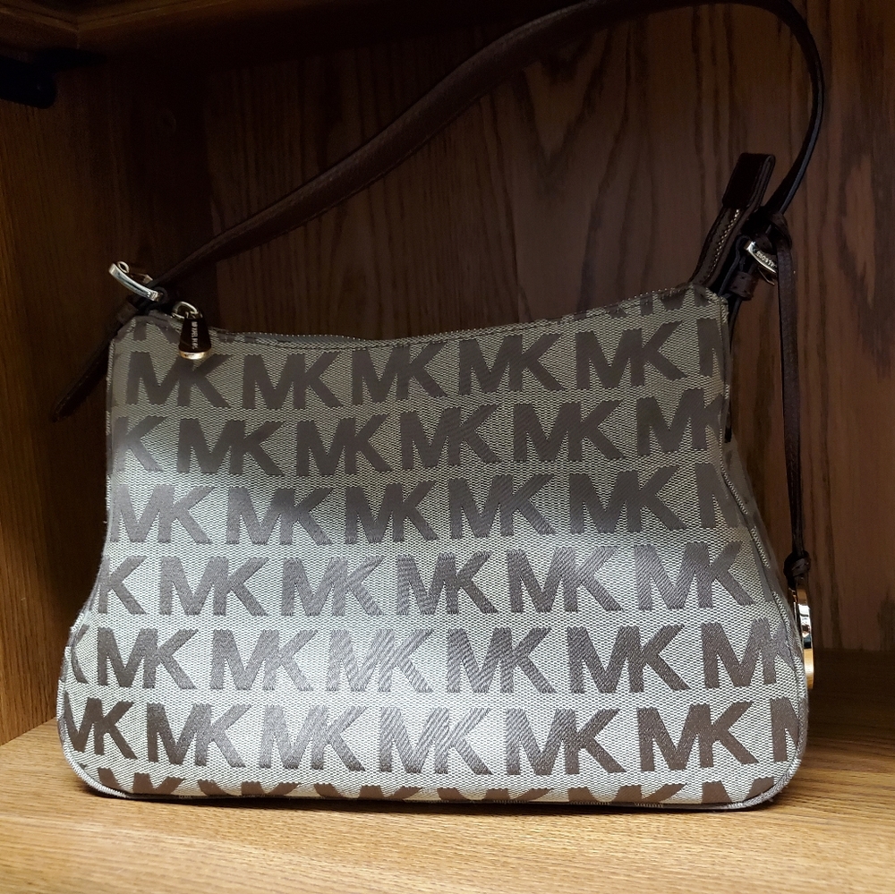 Michael Kors like new small bag MK print